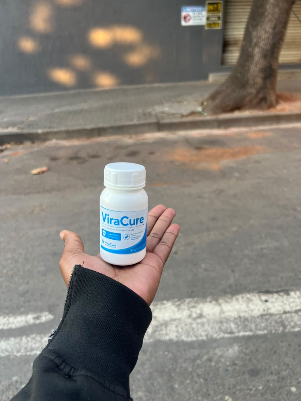 viramedix Capsule Bottle — detail